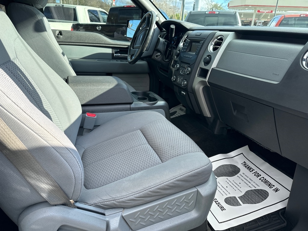 Ford F-150 4WD SuperCrew 145" Platinum 2013