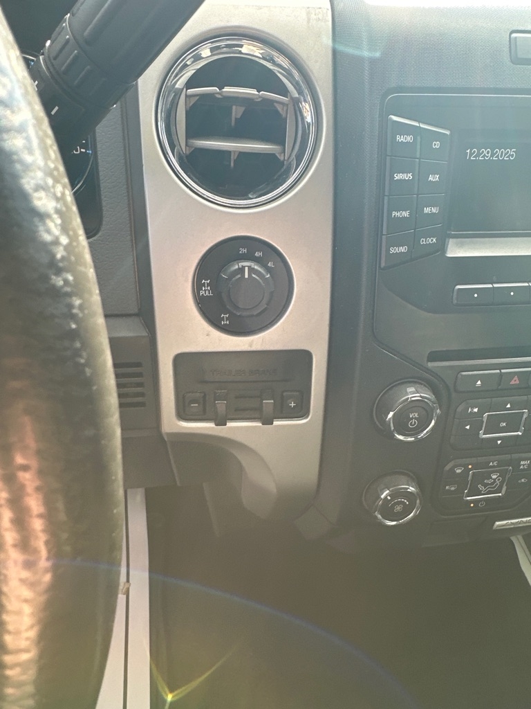 Ford F-150 4WD SuperCrew 145" Platinum 2013