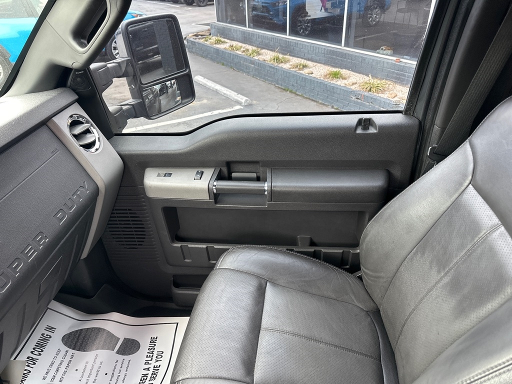 Ford Super Duty F-350 SRW 4WD Crew Cab 156" King Ranch 2015