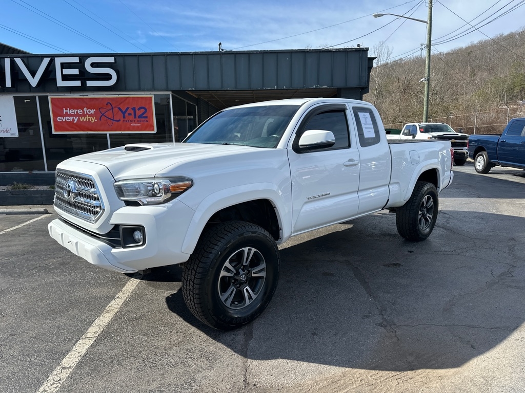 Toyota Tacoma TRD Off Road Access Cab 6' Bed V6 4x4 AT (Natl) 2017