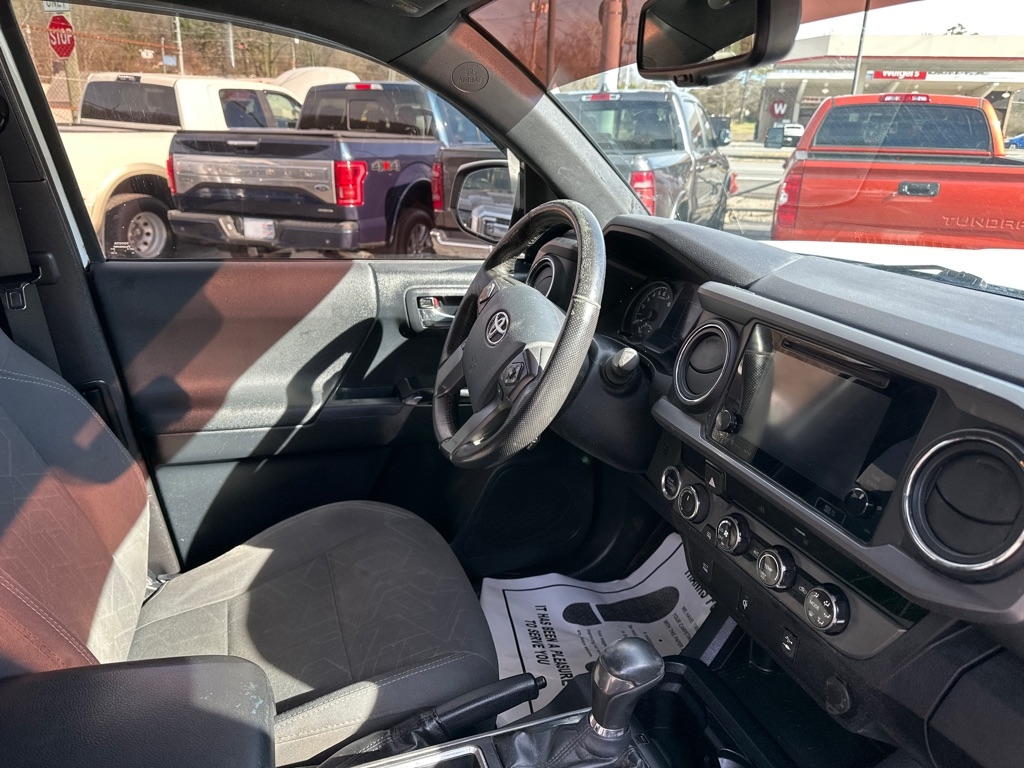 Toyota Tacoma TRD Off Road Access Cab 6' Bed V6 4x4 AT (Natl) 2017