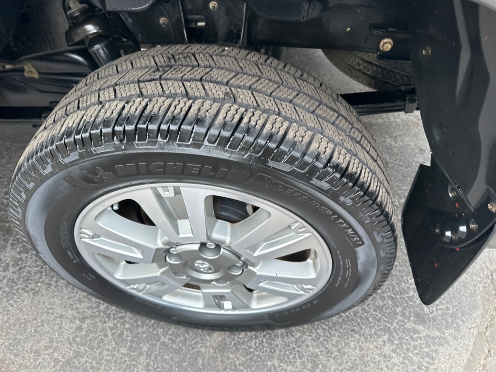 Toyota Tundra 4WD 1794 Edition CrewMax 5.5' Bed 5.7L FFV (Natl) 2018