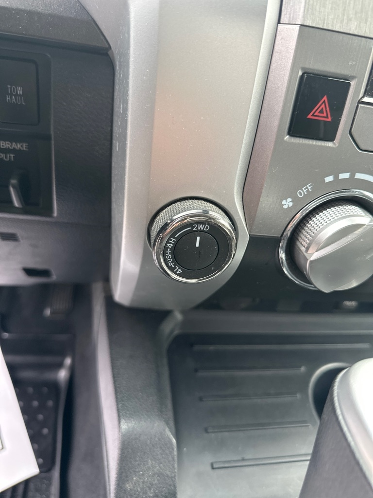 Toyota Tundra 4WD 1794 Edition CrewMax 5.5' Bed 5.7L FFV (Natl) 2018