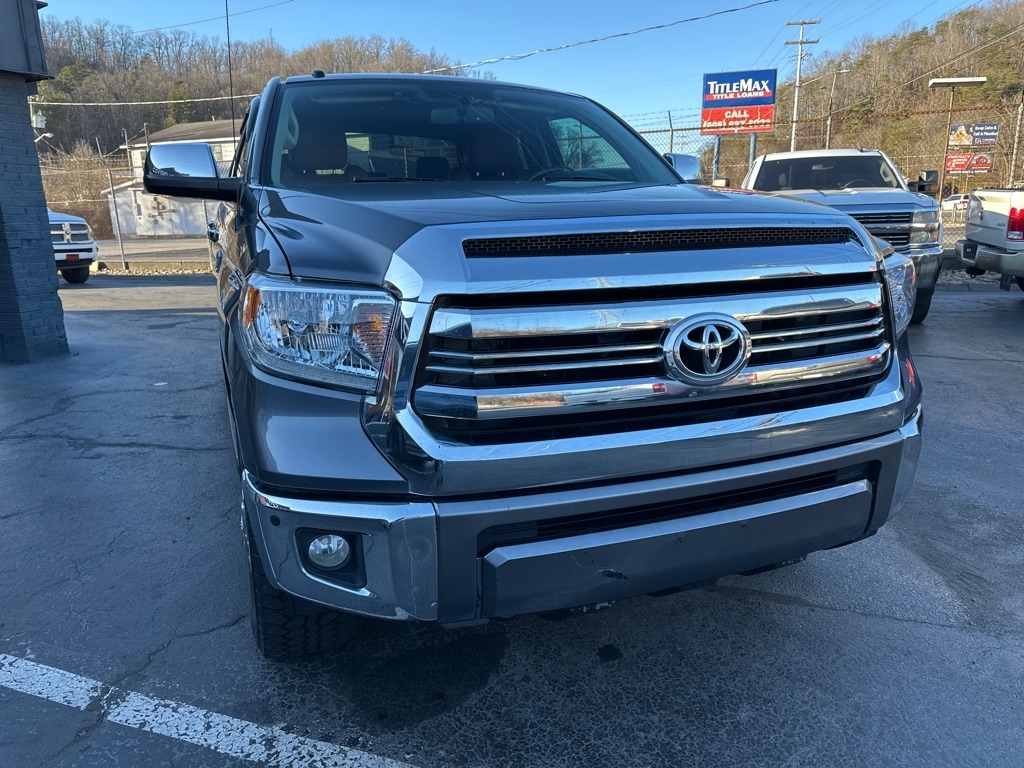 Toyota Tundra 4WD Truck CrewMax 5.7L V8 6-Spd AT Platinum (Natl) 2016