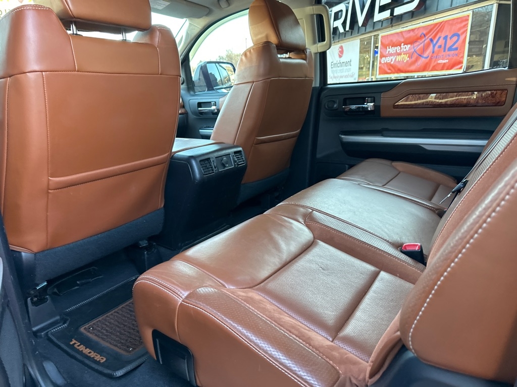 Toyota Tundra 4WD Truck CrewMax 5.7L V8 6-Spd AT Platinum (Natl) 2016