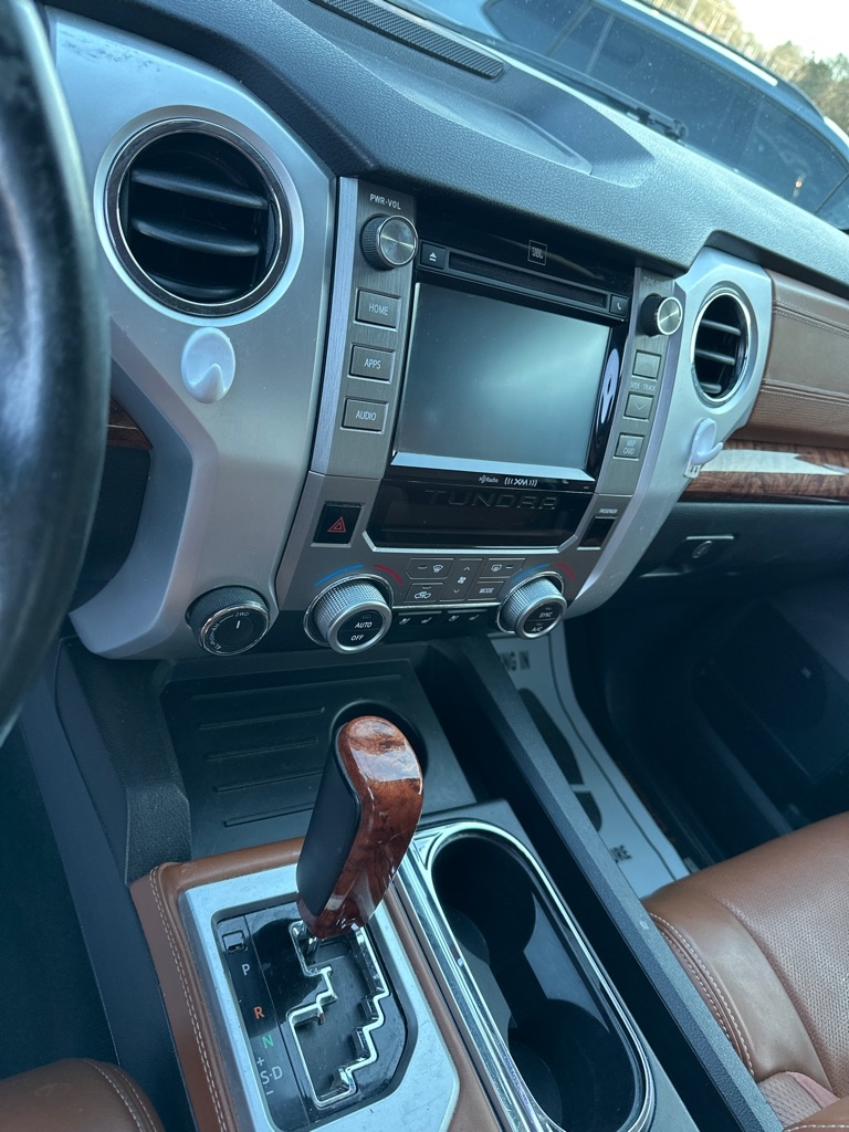 Toyota Tundra 4WD Truck CrewMax 5.7L V8 6-Spd AT Platinum (Natl) 2016