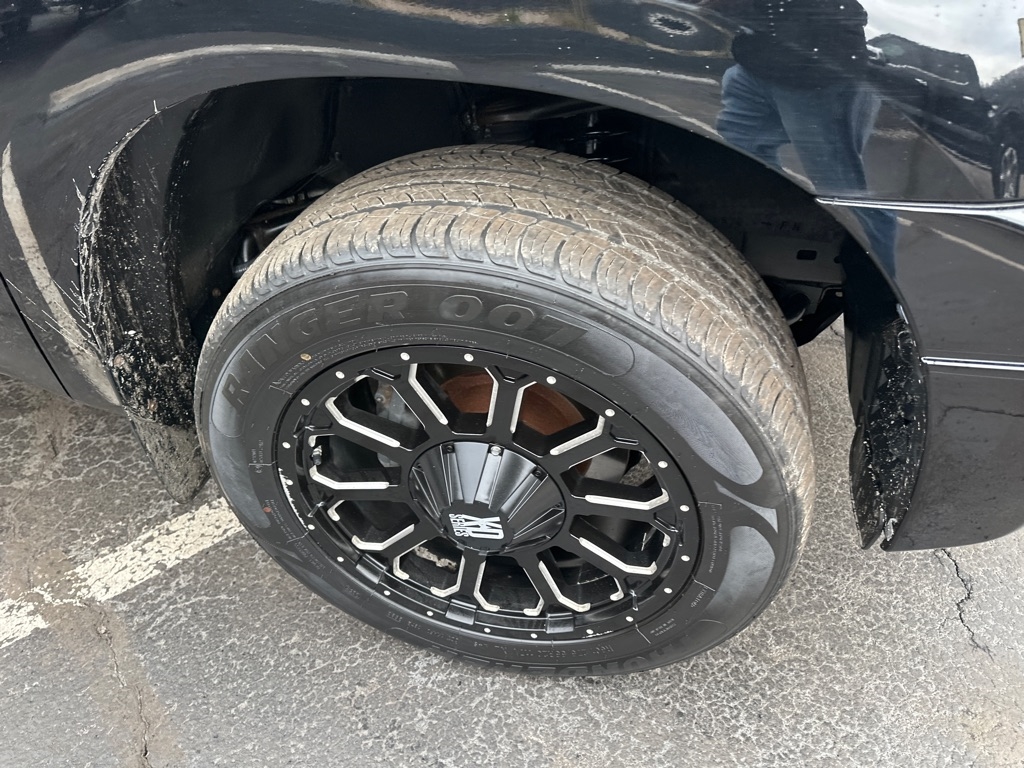 Toyota Tundra 4WD Truck Dbl 5.7L FFV V8 6-Spd AT LTD (Natl) 2010