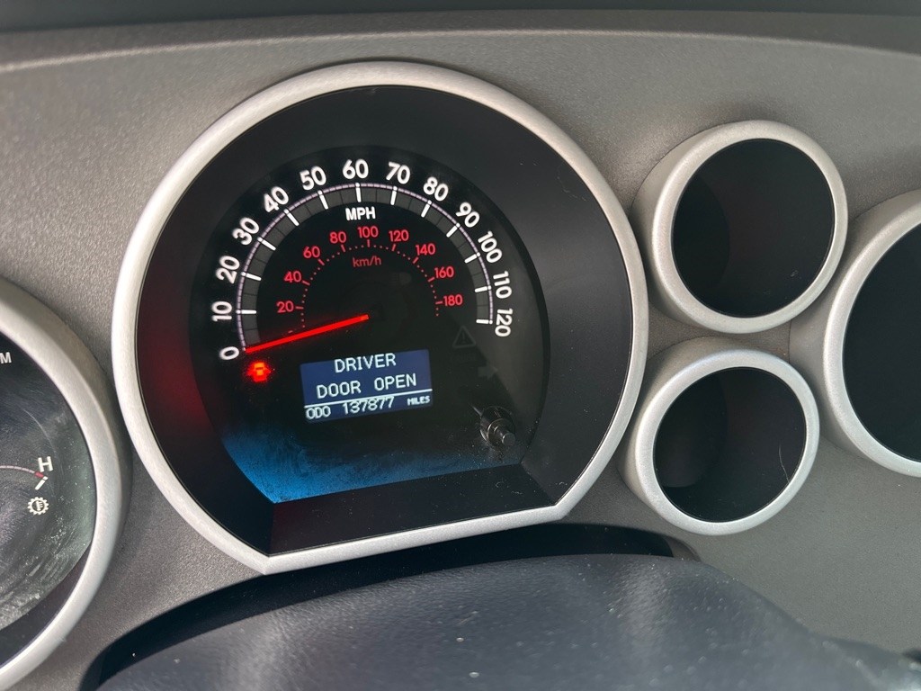 Toyota Tundra 4WD Truck Dbl 5.7L FFV V8 6-Spd AT LTD (Natl) 2010