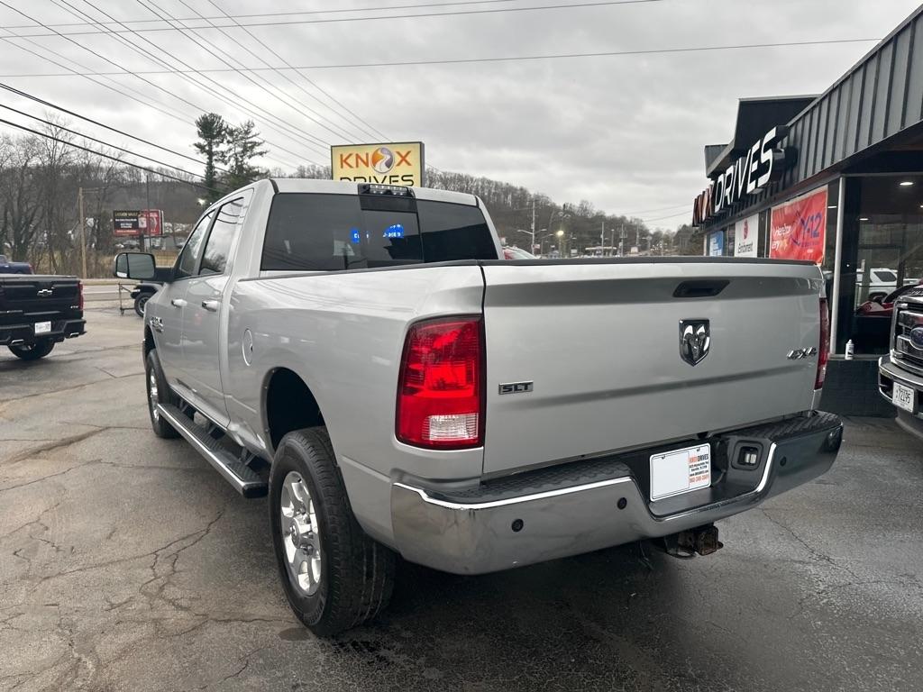 RAM 3500 SLT 4x4 Crew Cab 6'4" Box 2017