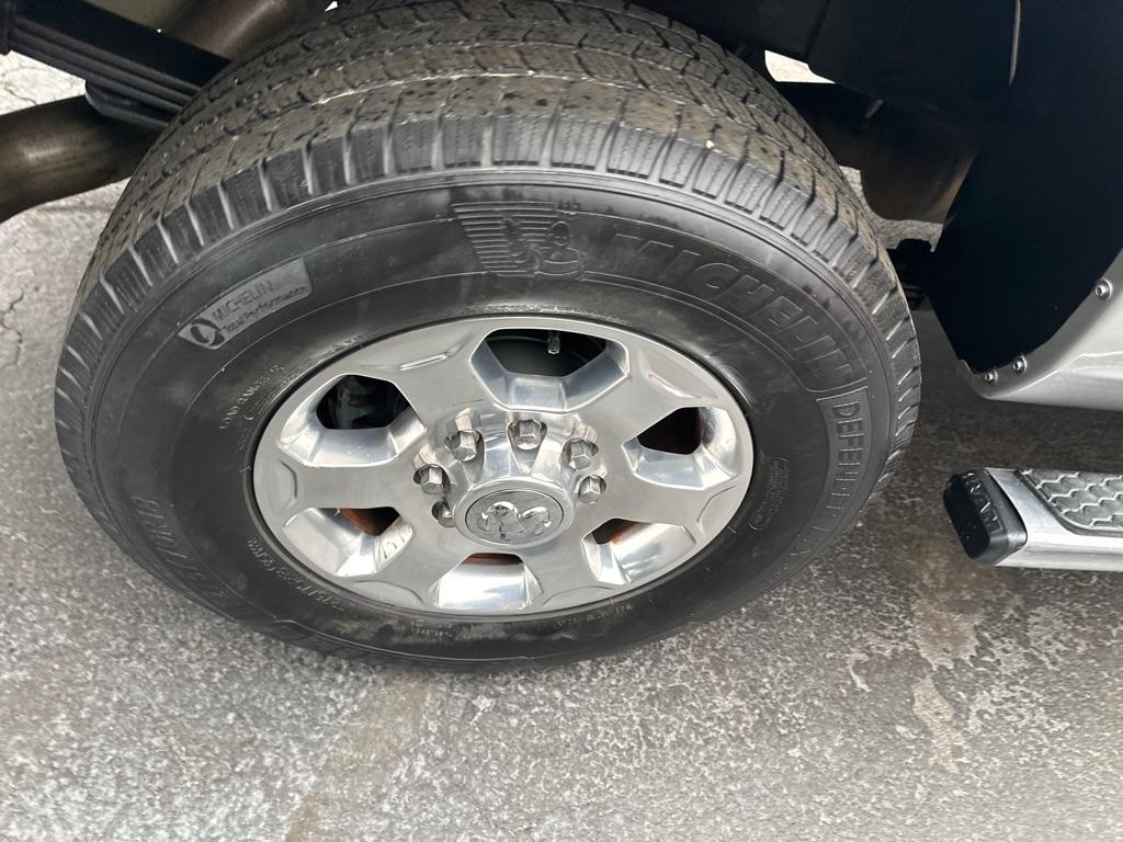 RAM 3500 SLT 4x4 Crew Cab 6'4" Box 2017