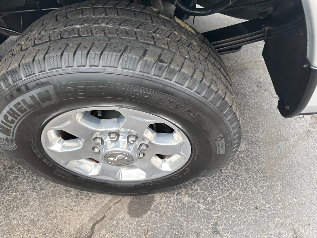 RAM 3500 SLT 4x4 Crew Cab 6'4" Box 2017