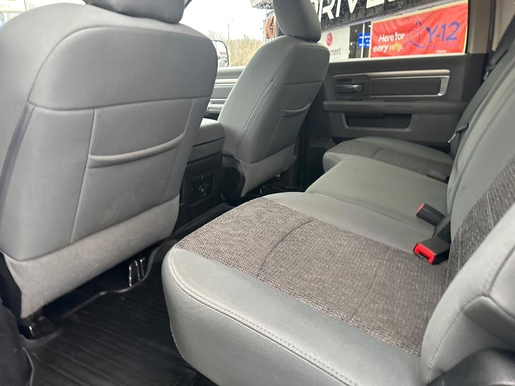 RAM 3500 SLT 4x4 Crew Cab 6'4" Box 2017