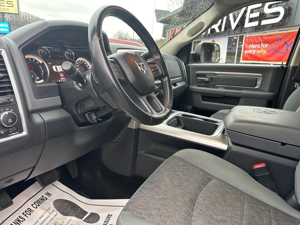 RAM 3500 SLT 4x4 Crew Cab 6'4" Box 2017