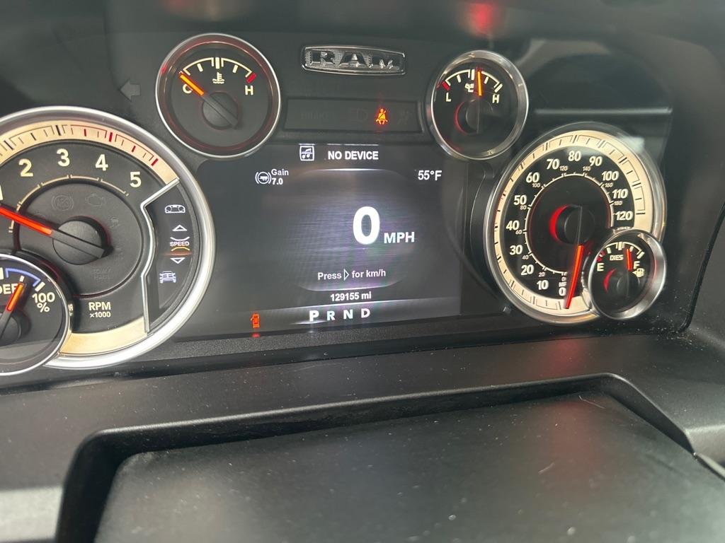 RAM 3500 SLT 4x4 Crew Cab 6'4" Box 2017