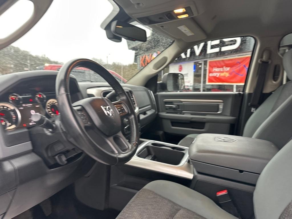 RAM 3500 SLT 4x4 Crew Cab 6'4" Box 2017