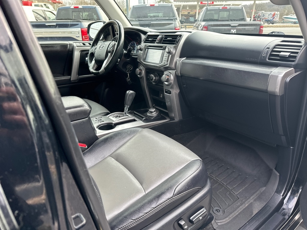 Toyota 4Runner 4WD 4dr V6 Trail Premium (Natl) 2016