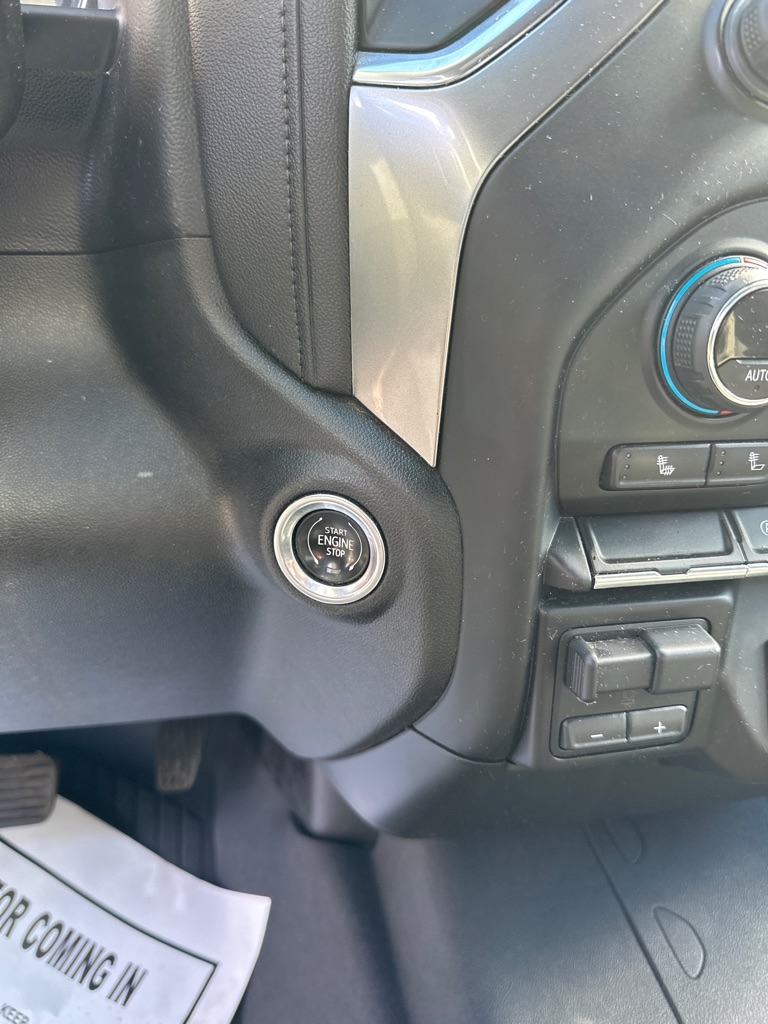 Chevrolet Silverado 1500 4WD Double Cab 147" RST 2020