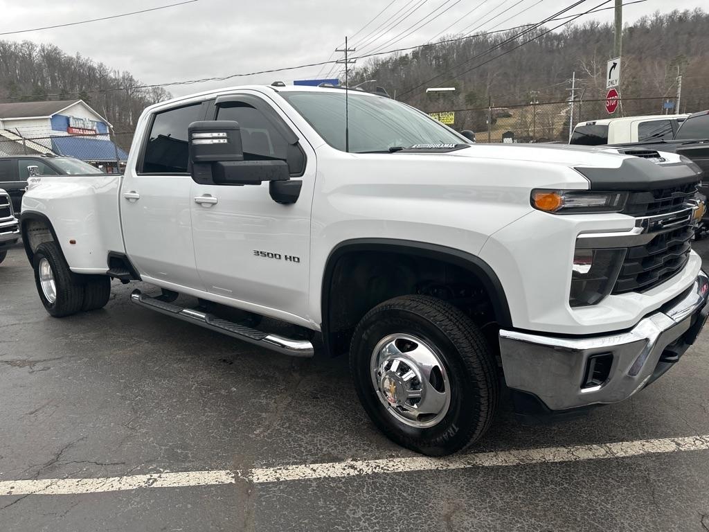 Chevrolet Silverado 3500HD 4WD Crew Cab 172" LT 2024