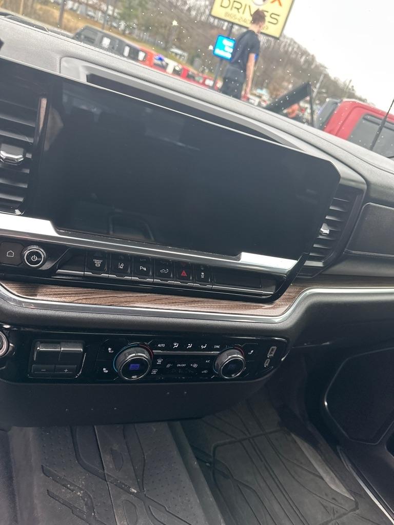 Chevrolet Silverado 3500HD 4WD Crew Cab 172" LT 2024