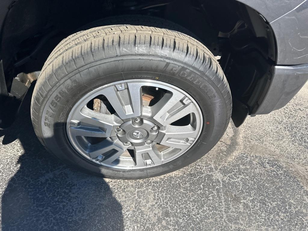 Toyota Tundra 4WD Truck CrewMax 5.7L V8 6-Spd AT Platinum (Natl) 2016