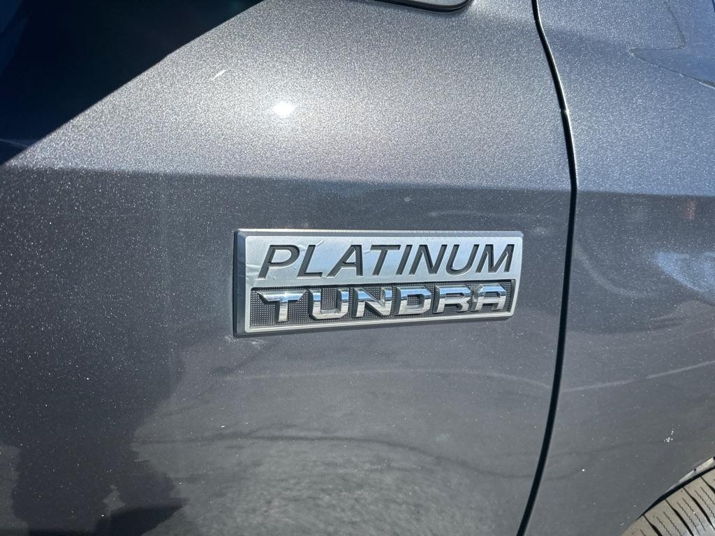 Toyota Tundra 4WD Truck CrewMax 5.7L V8 6-Spd AT Platinum (Natl) 2016