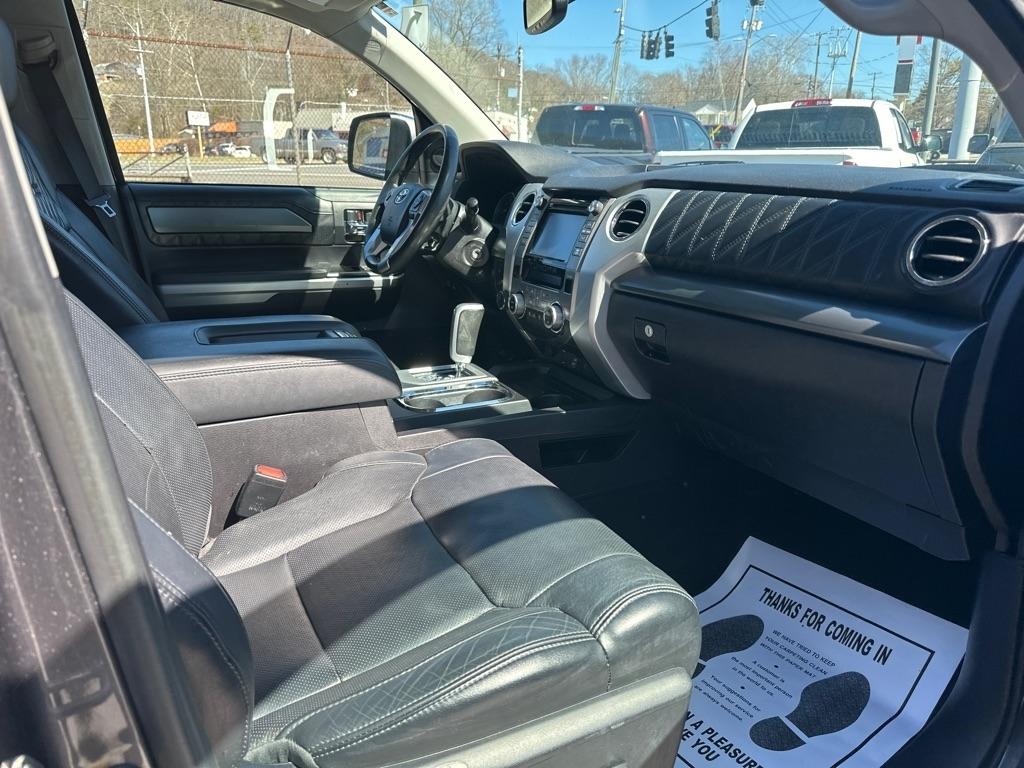 Toyota Tundra 4WD Truck CrewMax 5.7L V8 6-Spd AT Platinum (Natl) 2016