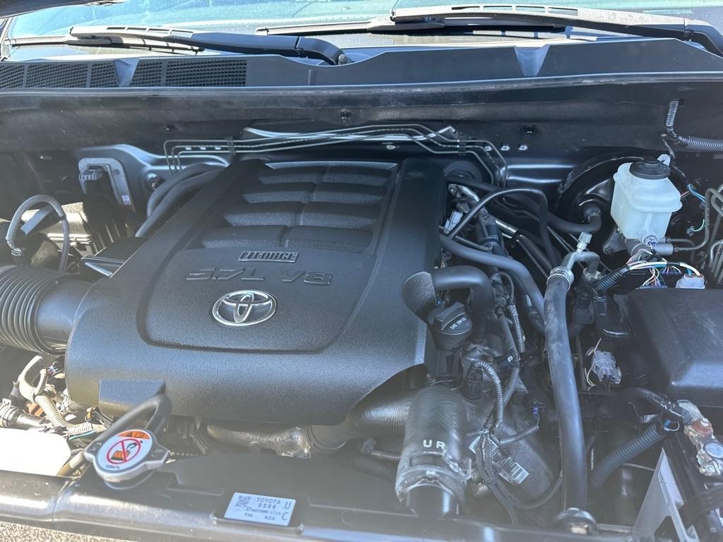 Toyota Tundra 4WD Truck CrewMax 5.7L V8 6-Spd AT Platinum (Natl) 2016