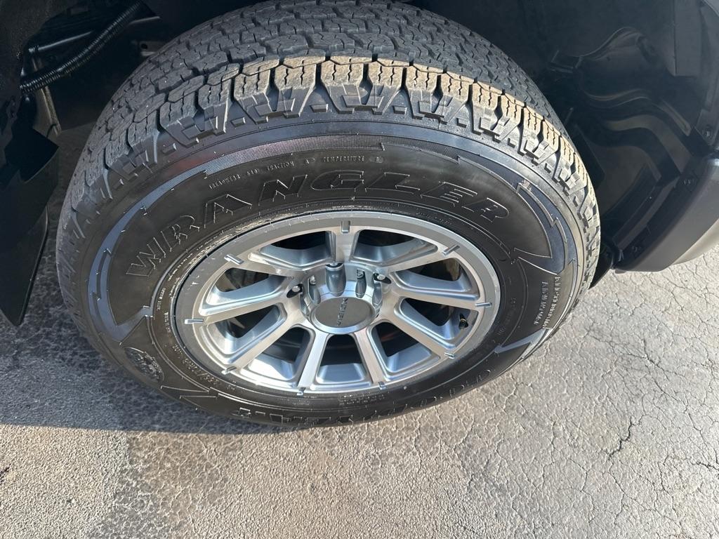 Toyota Tundra 4WD SR5 Double Cab 6.5' Bed 4.6L (Natl) 2017