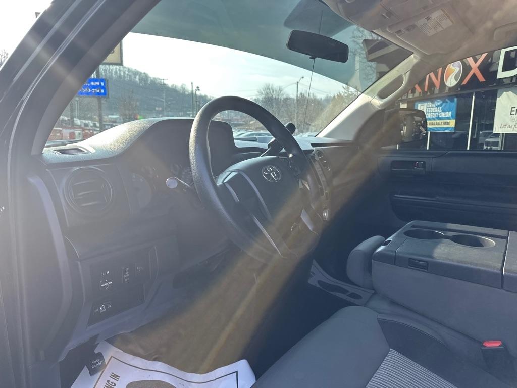 Toyota Tundra 4WD SR5 Double Cab 6.5' Bed 4.6L (Natl) 2017