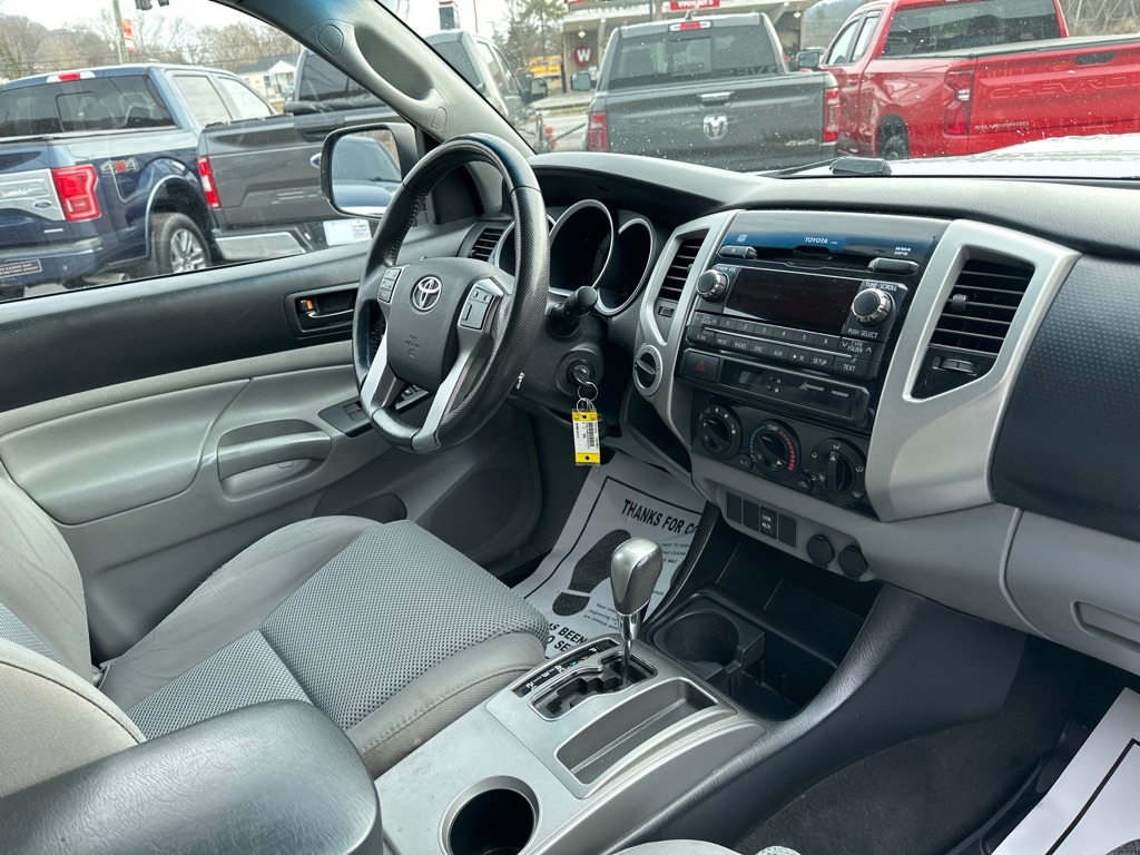 Toyota Tacoma 4WD Double Cab V6 MT (Natl) 2012