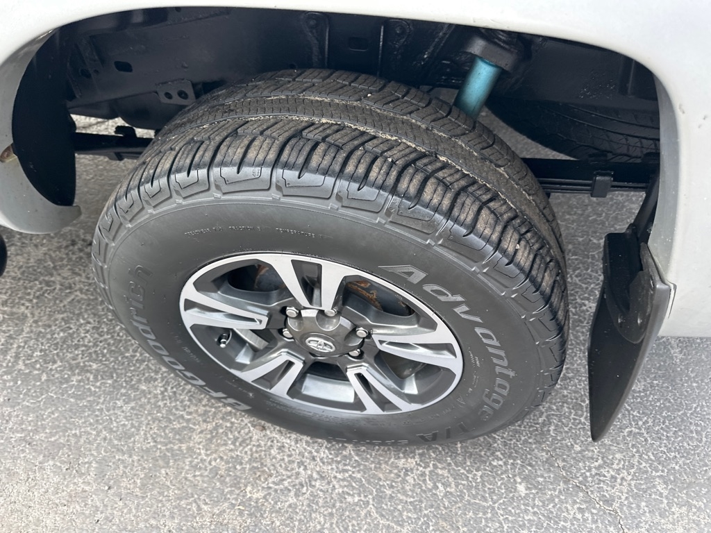 Toyota Tacoma 4WD Double Cab V6 MT (Natl) 2012