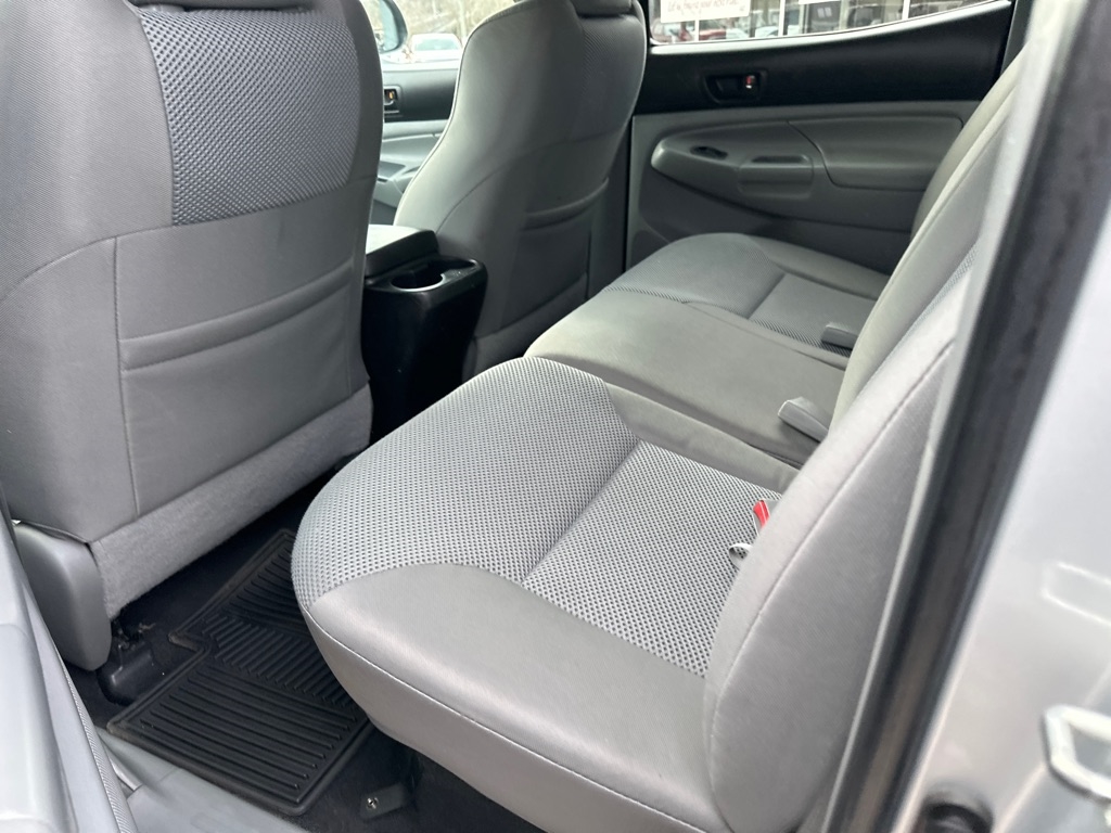 Toyota Tacoma 4WD Double Cab V6 MT (Natl) 2012