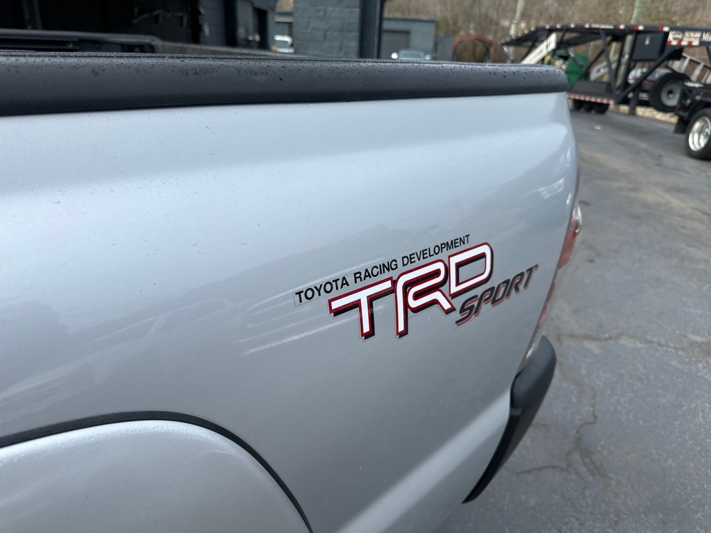 Toyota Tacoma 4WD Double Cab V6 MT (Natl) 2012