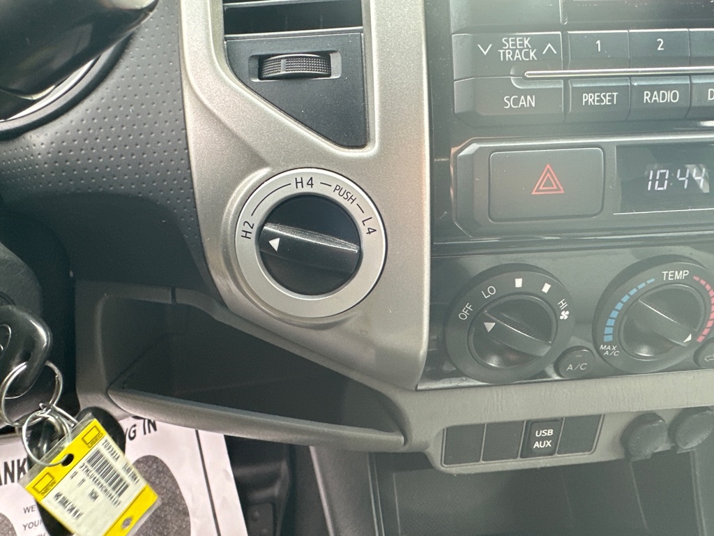 Toyota Tacoma 4WD Double Cab V6 MT (Natl) 2012