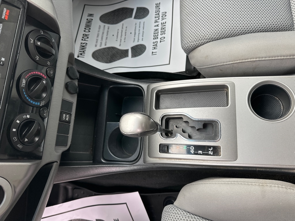 Toyota Tacoma 4WD Double Cab V6 MT (Natl) 2012