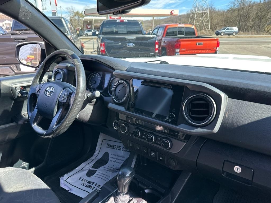 Toyota Tacoma 4WD Double Cab V6 MT TRD Off Road (Natl) 2016