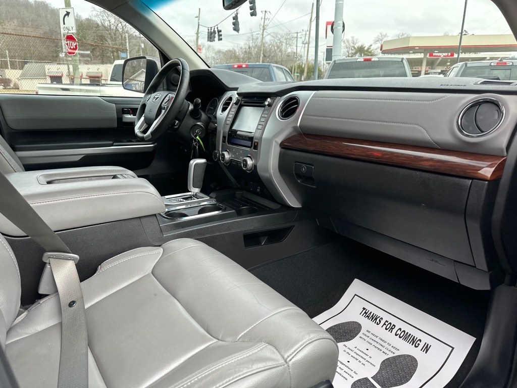 Toyota Tundra 4WD Truck CrewMax 5.7L V8 6-Spd AT LTD (Natl) 2016