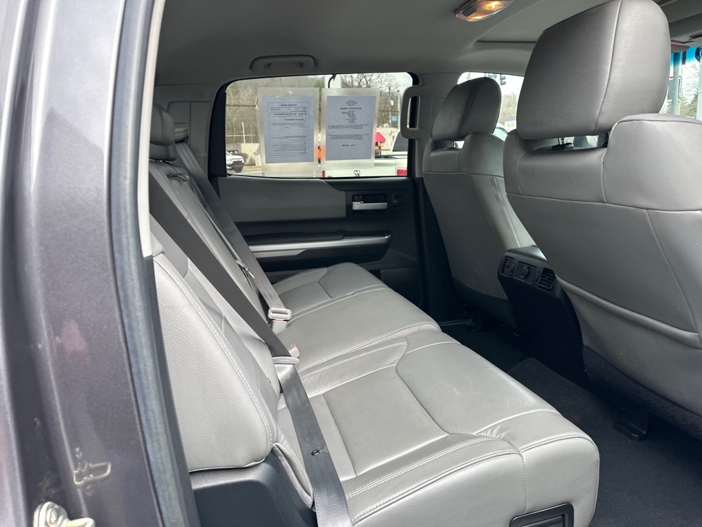 Toyota Tundra 4WD Truck CrewMax 5.7L V8 6-Spd AT LTD (Natl) 2016