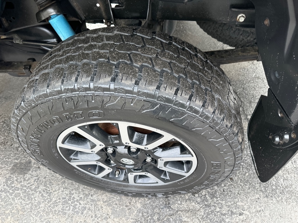 Toyota Tundra 4WD Truck CrewMax 5.7L V8 6-Spd AT LTD (Natl) 2016