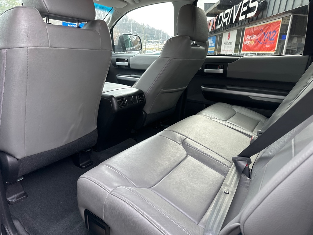 Toyota Tundra 4WD Truck CrewMax 5.7L V8 6-Spd AT LTD (Natl) 2016