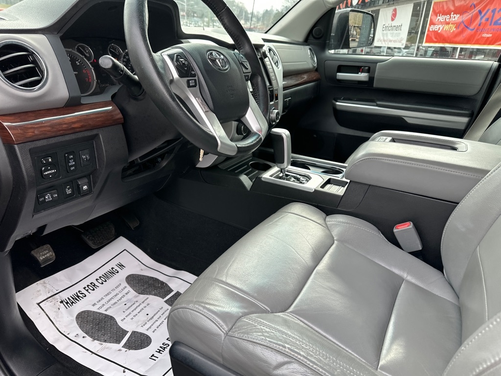 Toyota Tundra 4WD Truck CrewMax 5.7L V8 6-Spd AT LTD (Natl) 2016