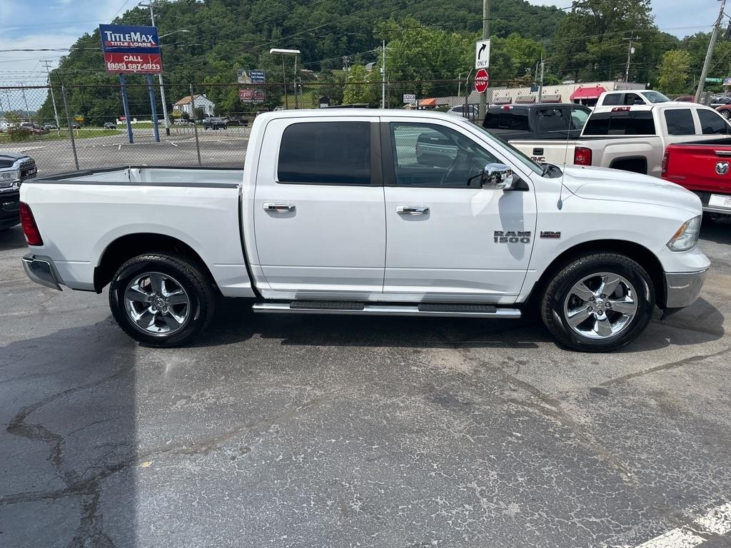 RAM 1500 4WD Crew Cab 140.5" Big Horn 2014