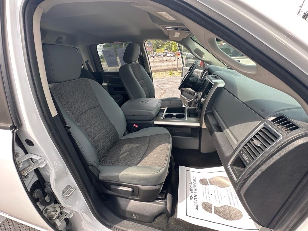 RAM 1500 4WD Crew Cab 140.5" Big Horn 2014