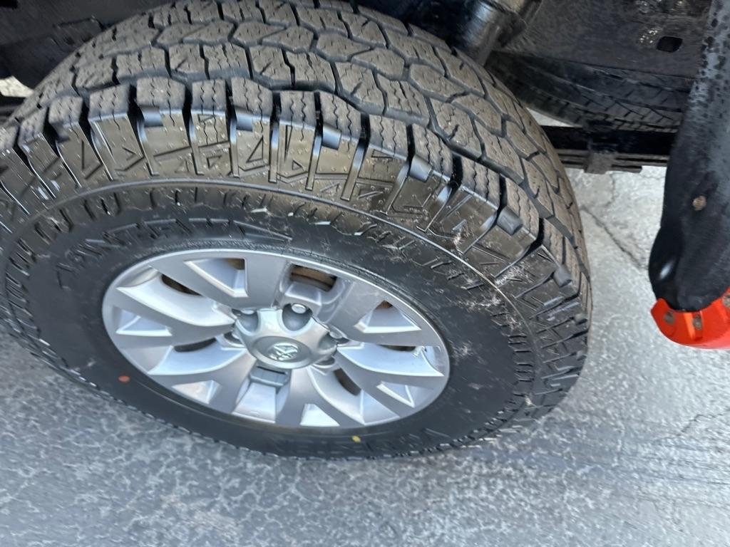 Toyota Tacoma TRD Off Road Double Cab 5' Bed V6 4x4 MT (Natl) 2017