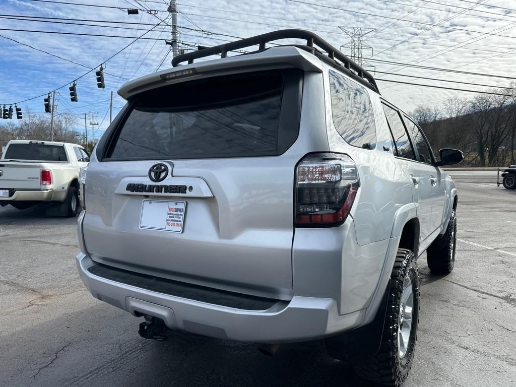 Toyota 4Runner TRD Off Road Premium 4WD (Natl) 2018
