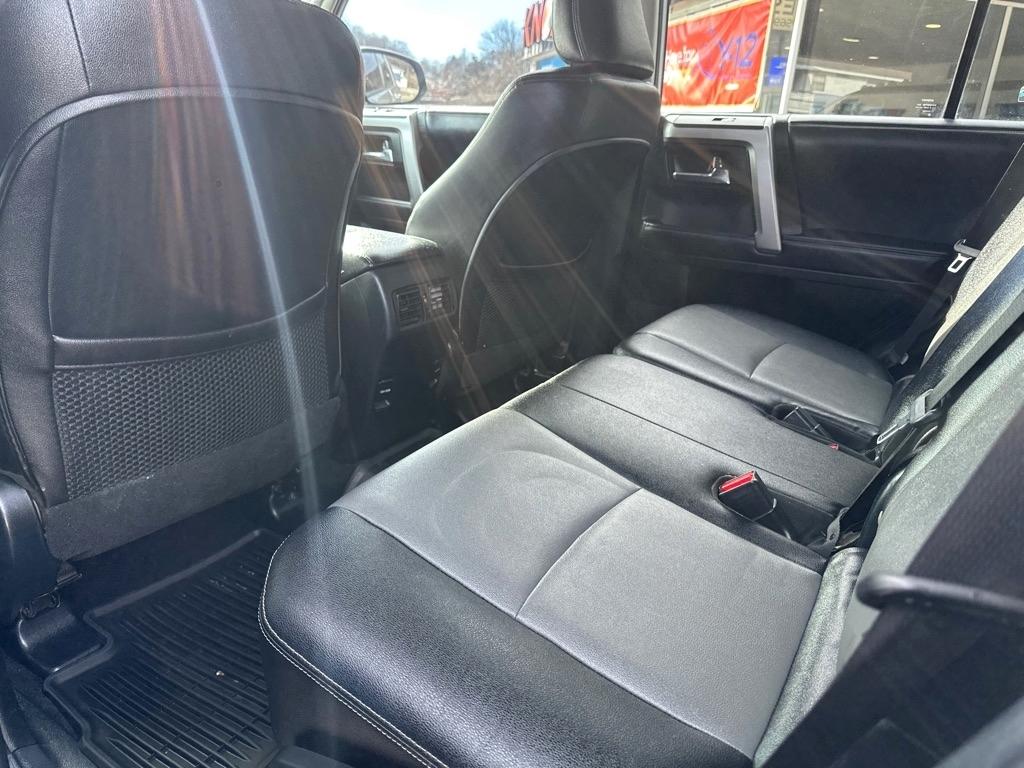 Toyota 4Runner TRD Off Road Premium 4WD (Natl) 2018