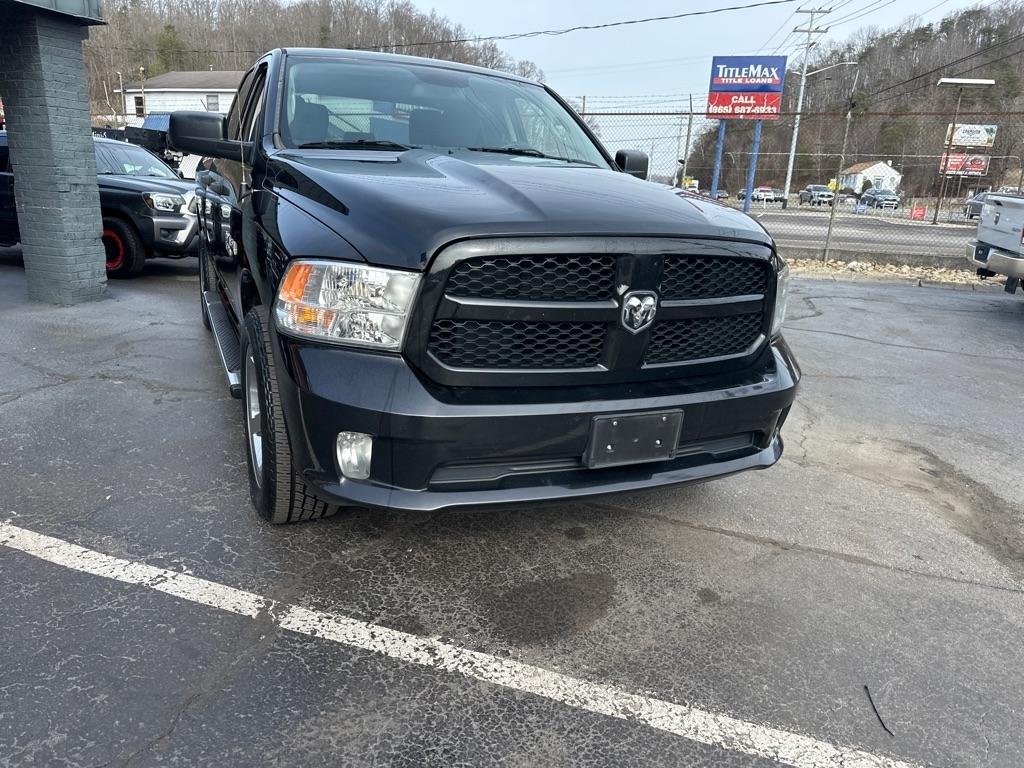 RAM 1500 4WD Quad Cab 140.5" Express 2016