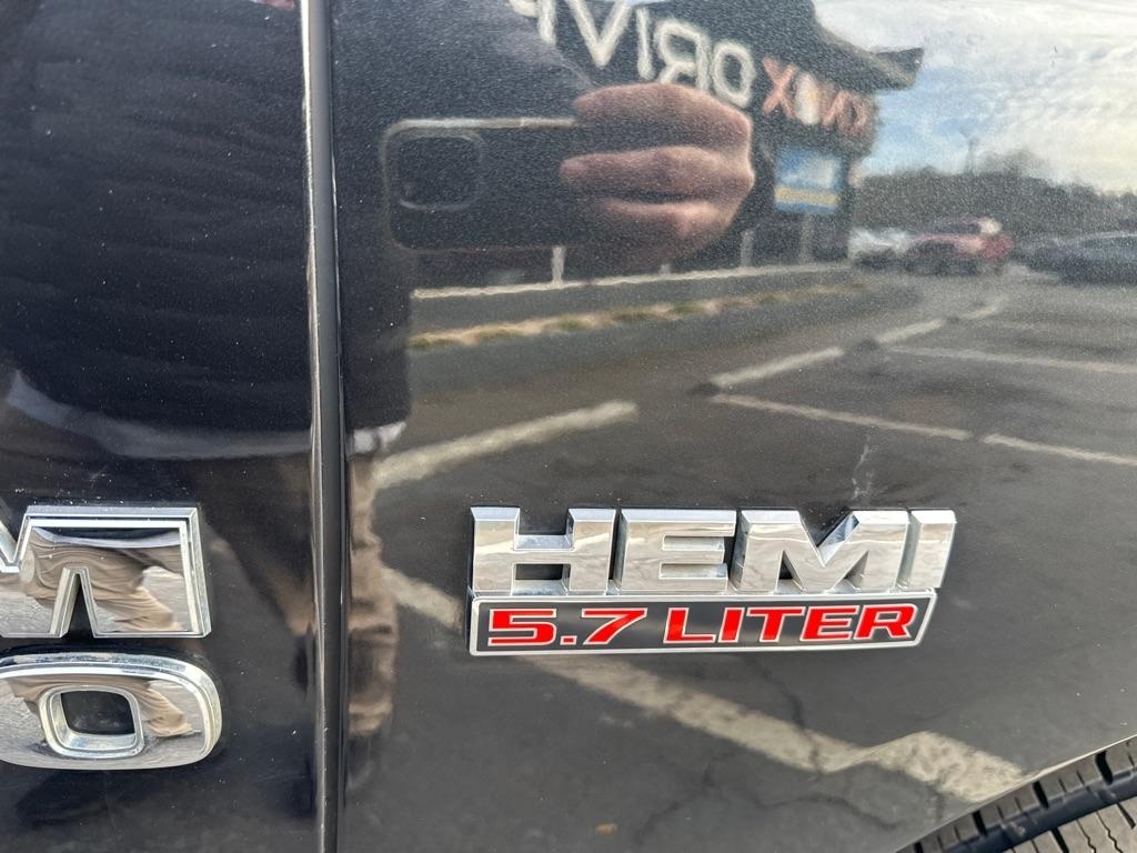 RAM 1500 4WD Quad Cab 140.5" Express 2016