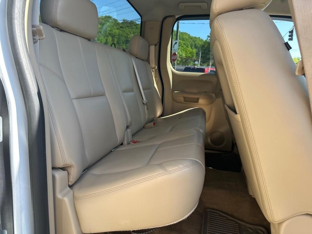 Chevrolet Silverado 1500 4WD Ext Cab 143.5" LT 2013