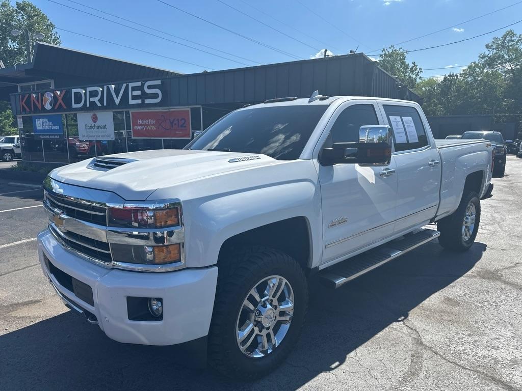 2019 Chevrolet Silverado 2500HD 4WD Crew Cab 153.7" High Country